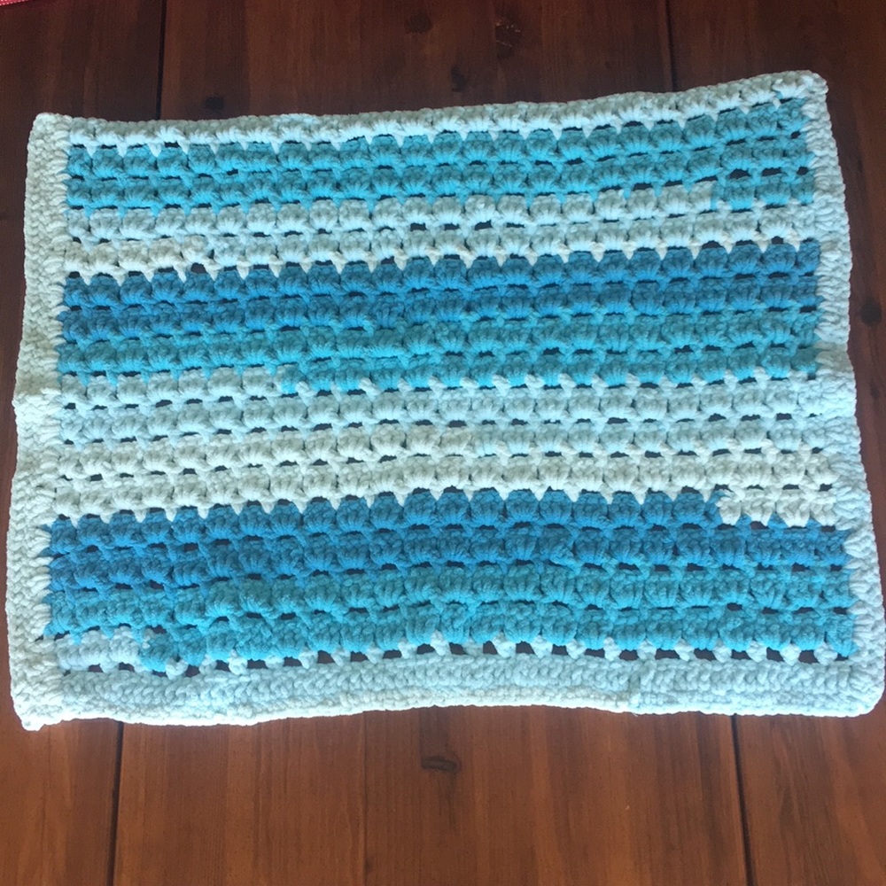 Blue ombré handmade crochet baby blanket 💙 - Picture 1 of 2